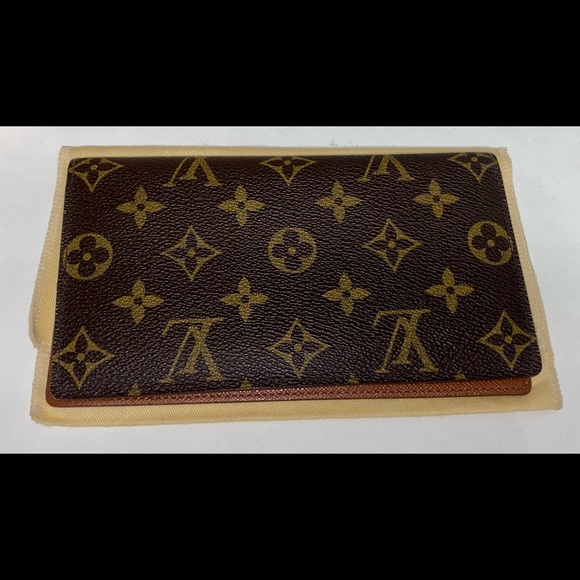 Louis Vuitton Monogram Checkbook - Picture 3 of 11